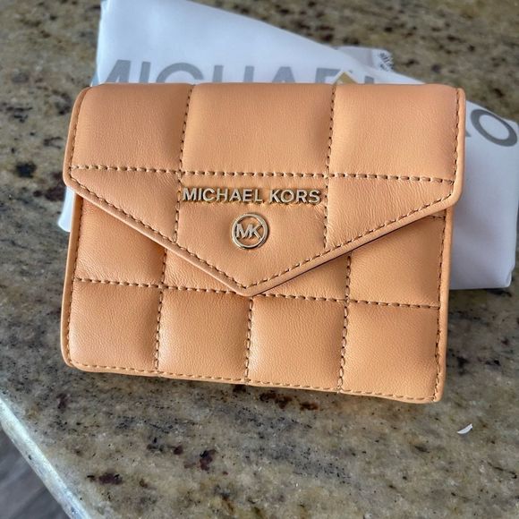 New Mk 👑 medium trifold wallet - Picture 2 of 7